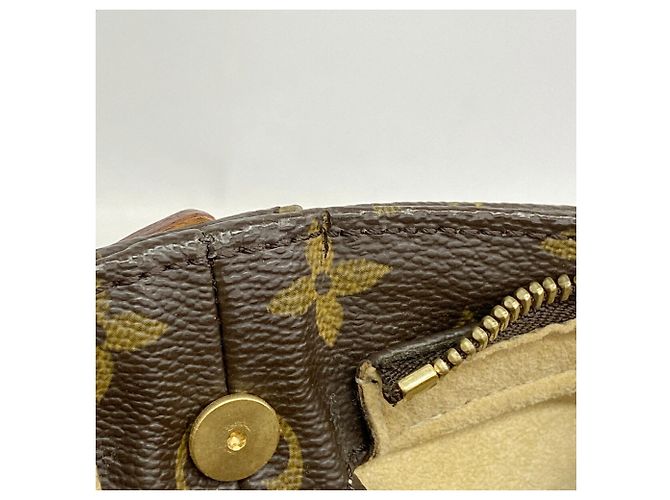 Louis Vuitton Monogram Looping GM Shoulder Bag - view 6