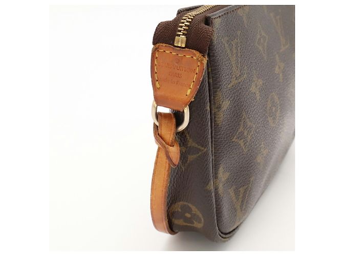 Sac à main Louis Vuitton Monogram Pochette Accessoires - vue 8