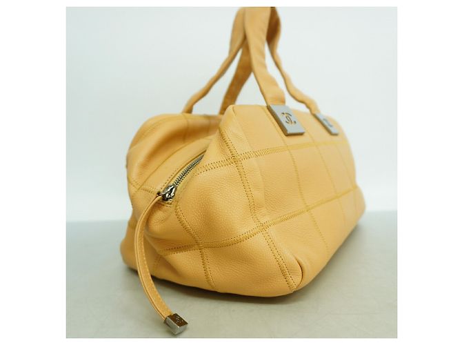 Borsa Chanel Chocolate Bar Beige in pelle di vitello - vista 2