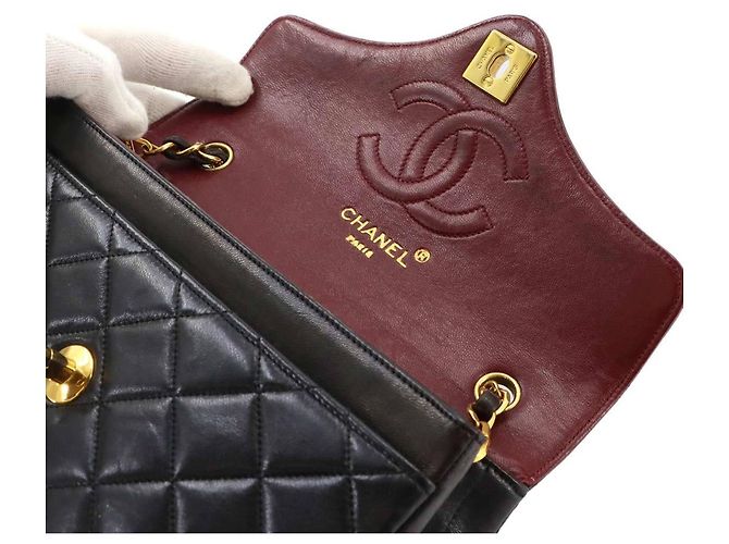 Borsa a tracolla con catena Chanel Matelasse - vista 9