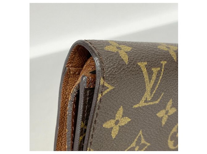 Borsa a tracolla Louis Vuitton Monogram Bordeaux 24 - vista 6
