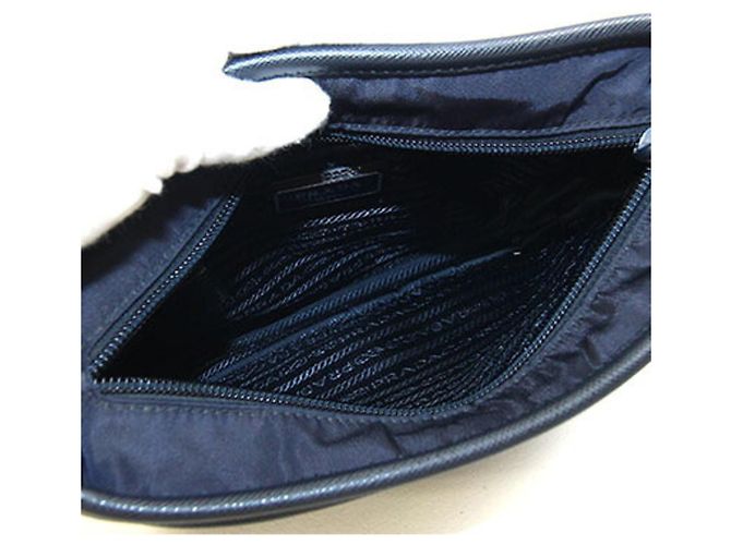 Borsa a tracolla Prada in nylon e pelle blu navy - vista 3