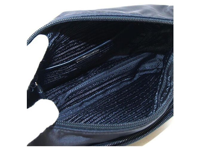 Bolsa de Ombro Prada em Nylon e Couro Azul Marinho - vista 3