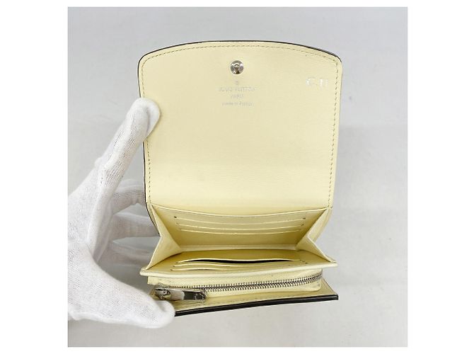 Louis Vuitton Mahina Portefeuille Iris Compact Wallet - view 3