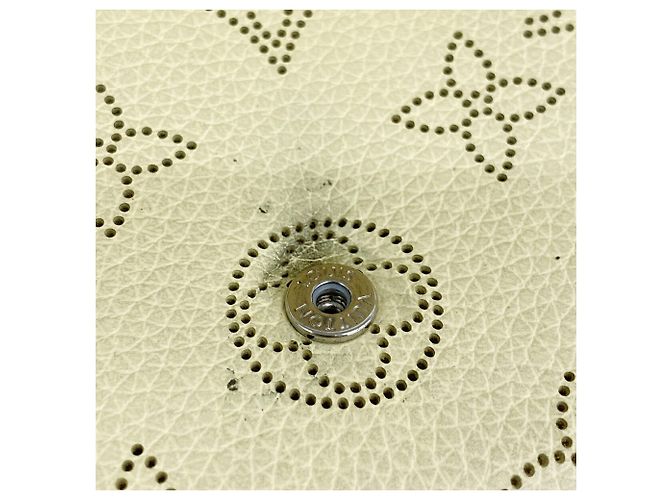 Louis Vuitton Mahina Portefeuille Iris Compact Wallet - view 6