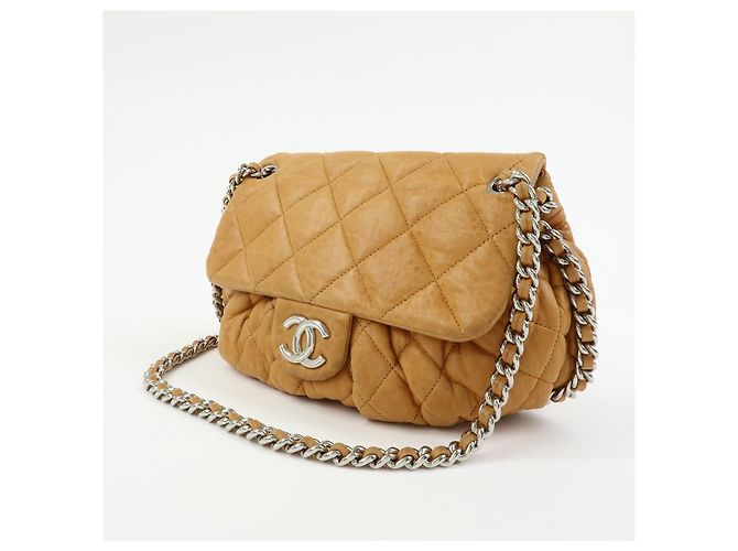 Chanel Chain Around Flap Quilted Leather Medium - vista 3