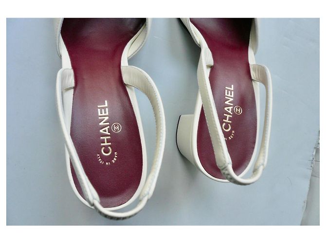 Chanel Décolleté Slingback in pelle avorio e oro - vista 10