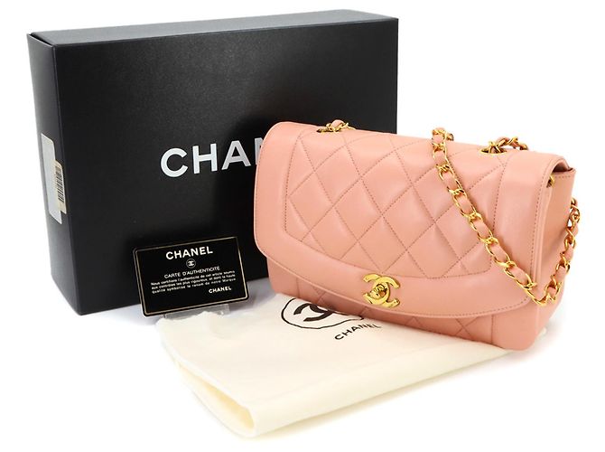 Borsa a tracolla Chanel Diana Matelasse 22 con catena - vista 2