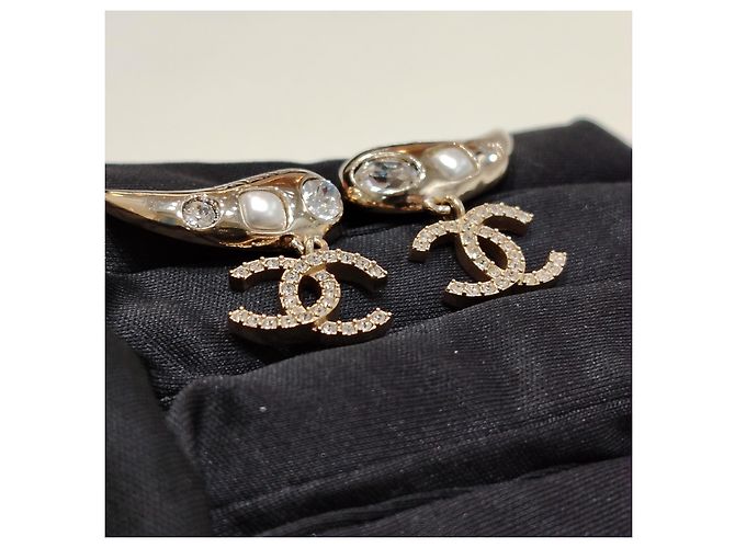 Orecchini pendenti CC con strass CHANEL A21S (RARE) - vista 4