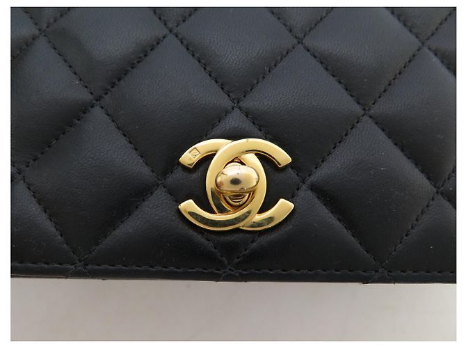 CHANEL TIMELESS PM HANDTASCHE AUS SCHWAREM STEPPLEDER - Ansicht 6