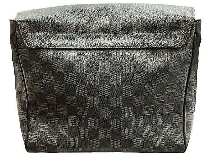 Bolsa de Ombro Louis Vuitton District PM NM Damier Graphite - vista 2