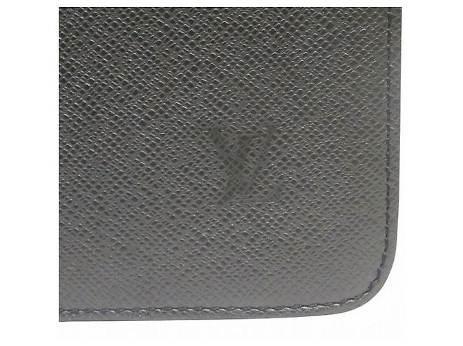 Louis Vuitton Taiga Robusto 1 Leather Briefcase - vista 9