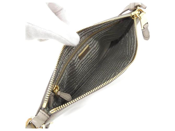 Borsa a tracolla Prada Soft Grain - vista 7