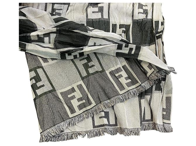 Écharpe en laine et soie Fendi - vue 7