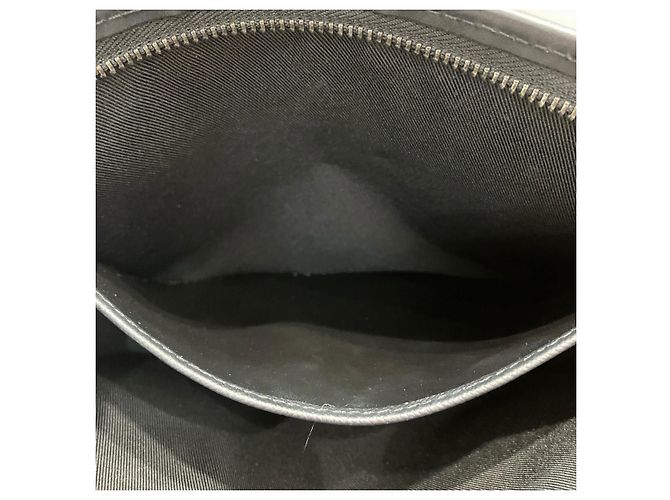 Louis Vuitton Monogram Eclipse Pochette Voyage MM Clutch Bag - vista 8