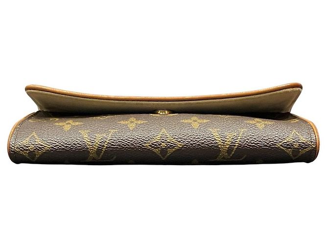 Louis Vuitton Pochette Twin PM Monogram Shoulder Bag - vista 3