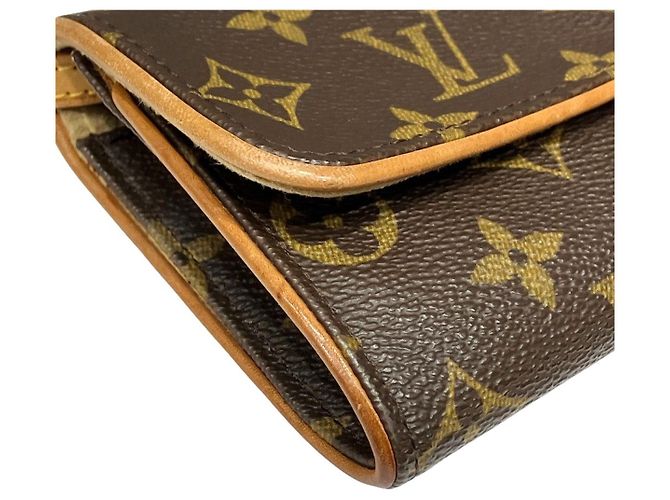 Louis Vuitton Pochette Twin PM Monogram Shoulder Bag - vista 8
