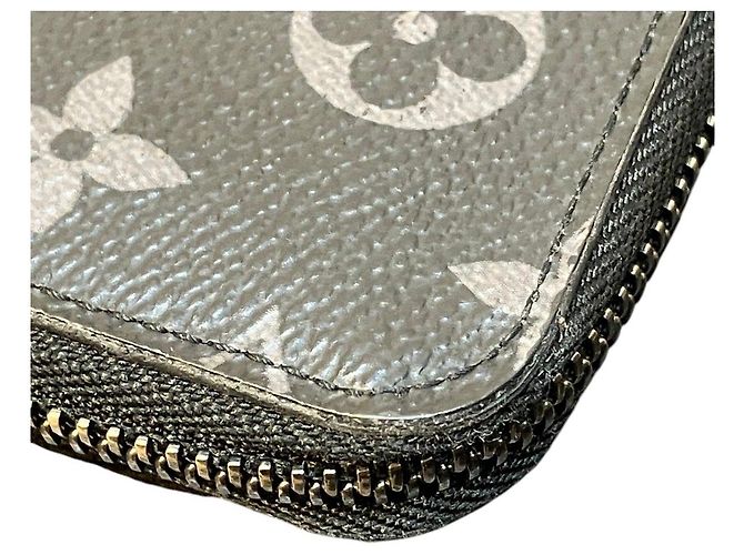 Portefeuille Louis Vuitton Vertikal Monogram Eclipse - vue 9