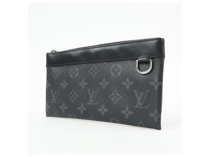 Louis Vuitton Discovery Pochette Monogram Eclipse Canvas PM - vista 3