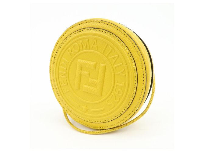Fendi Vintage FF Round Embossed Leather - vista 3