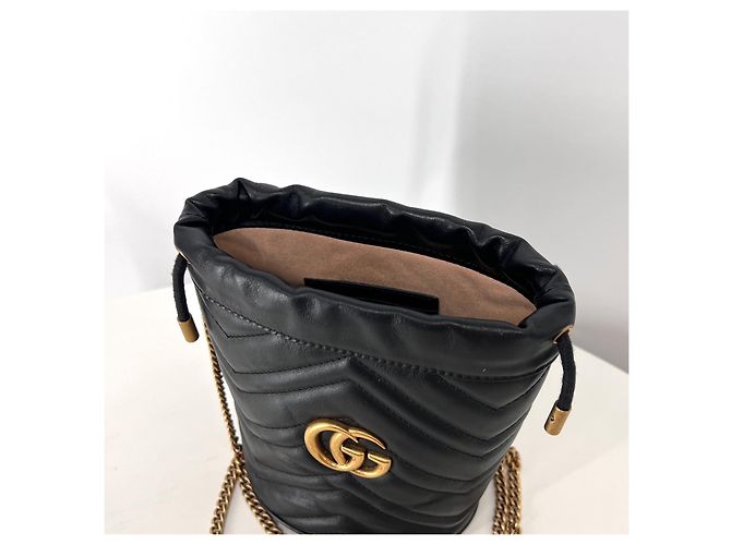 Gucci Borsa a Secchiello Crossbody GG Marmont Nera - vista 5
