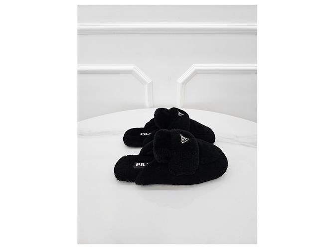 Prada Mule en shearling avec logo Triangle - vue 4