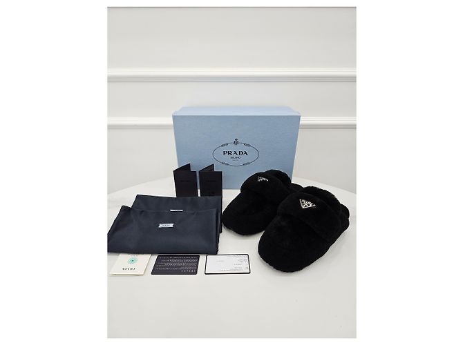 Prada Mule en shearling avec logo Triangle - vue 8