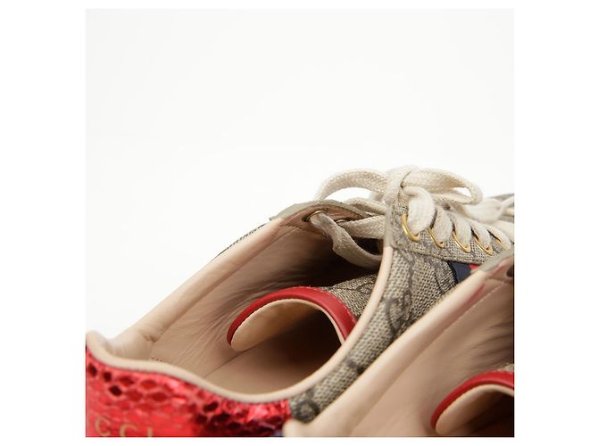 Gucci Sneakers Ace GG Supreme da donna - vista 12