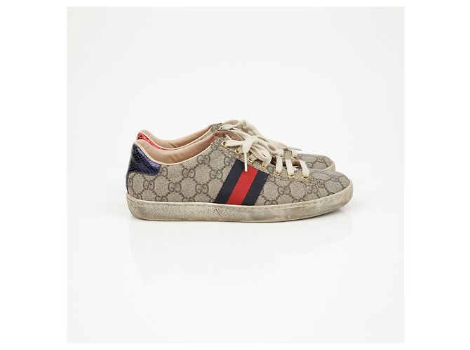 Gucci Sneakers Ace GG Supreme da donna - vista 3