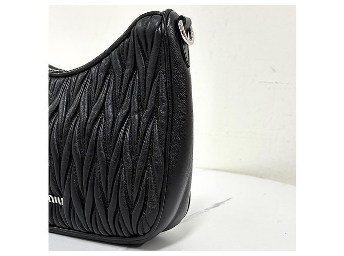 Miu Miu Borsa a tracolla Matelassé Napa Pearl Nera - vista 11
