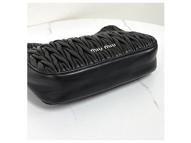 Miu Miu Borsa a tracolla Matelassé Napa Pearl Nera - vista 13