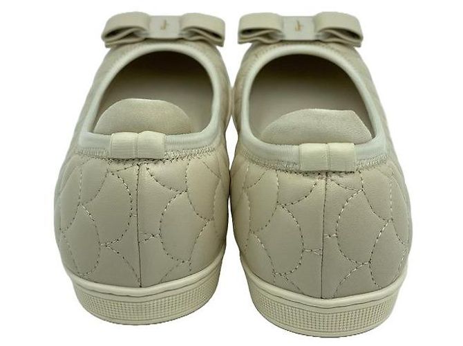 Salvatore Ferragamo Bara Bow gesteppte Leder-Flats Ivory - Ansicht 13