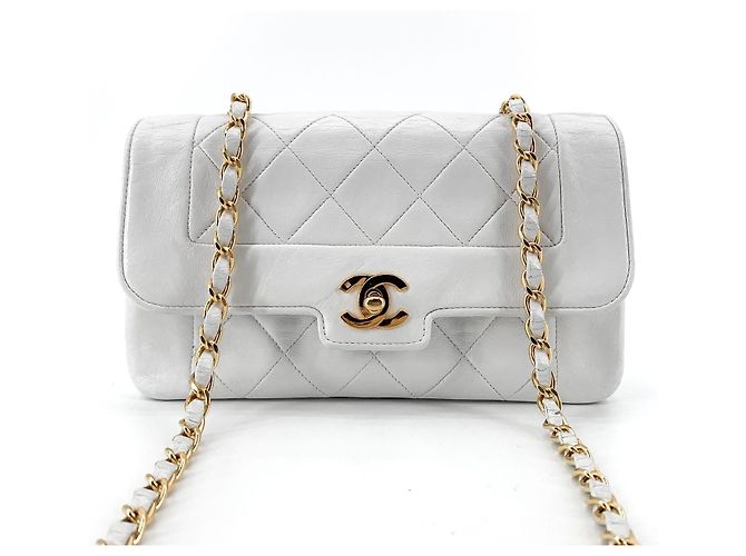 Chanel Borsa a tracolla Diana in pelle d'agnello tono oro - vista 2