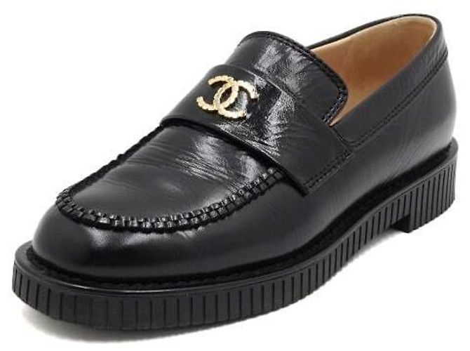 Chanel Mocassini da donna in pelle nera con logo CC dorato - vista 2