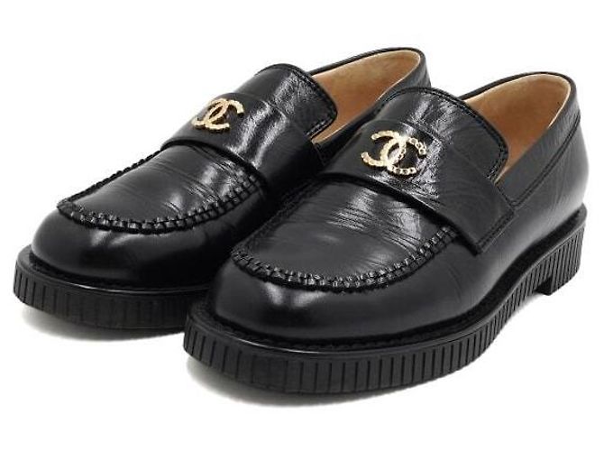 Chanel Mocassini da donna in pelle nera con logo CC dorato - vista 3