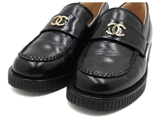 Chanel Mocassini da donna in pelle nera con logo CC dorato - vista 5