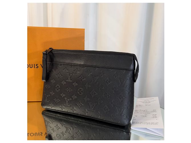 Louis Vuitton Pochette Voyage Supplé Monogram Shadow - vue 2