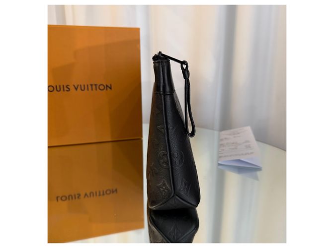 Louis Vuitton Pochette Voyage Supplé Monogram Shadow - vue 6
