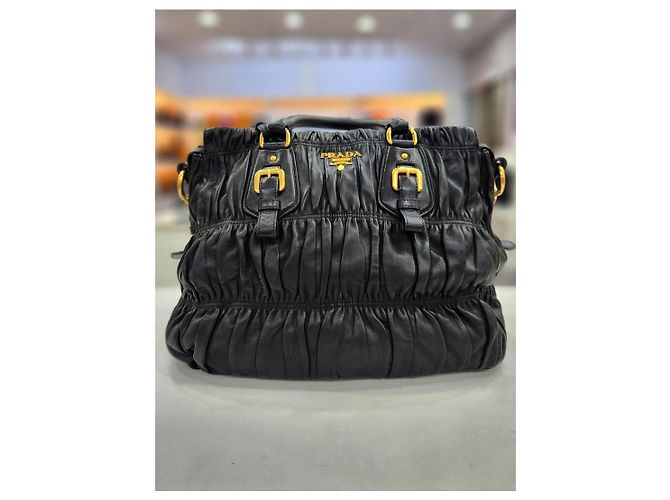 Prada Bolso de hombro Nappa Gauffre Gold - vista 3