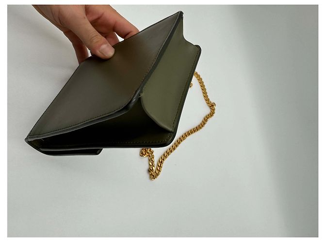 Burberry Mini Borsa Robin Cross con Catena Dorata - vista 3