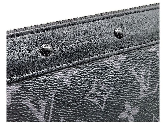 Clutch Louis Vuitton Eclipse To Go Cuero Marrón - vista 7