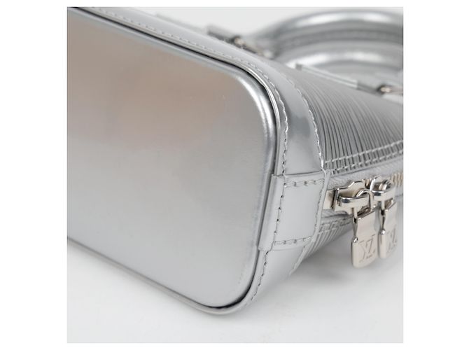 Louis Vuitton Borsa a tracolla Alma Nano Tote - vista 11