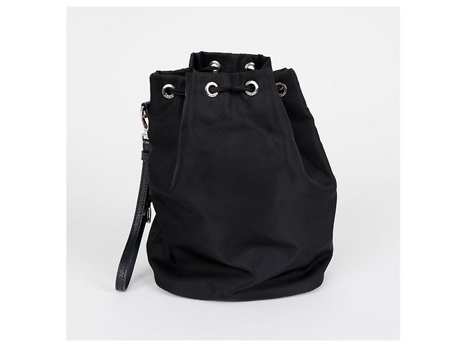 Prada Pouch Bucket Strap in Re-Nylon Nero - vista 5
