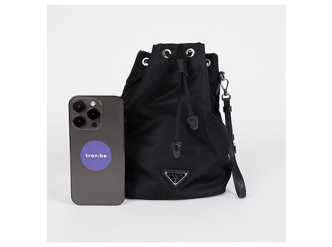 Prada Pouch Bucket Strap in Re-Nylon Nero - vista 9