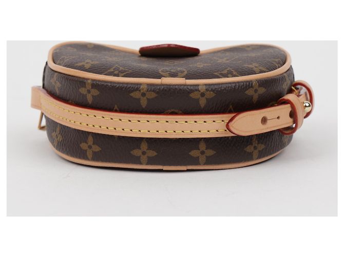 Louis Vuitton Croissant MM Shoulder Bag Monogram - view 11