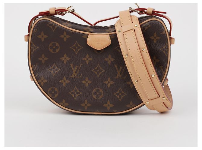 Louis Vuitton Croissant MM Shoulder Bag Monogram - view 2