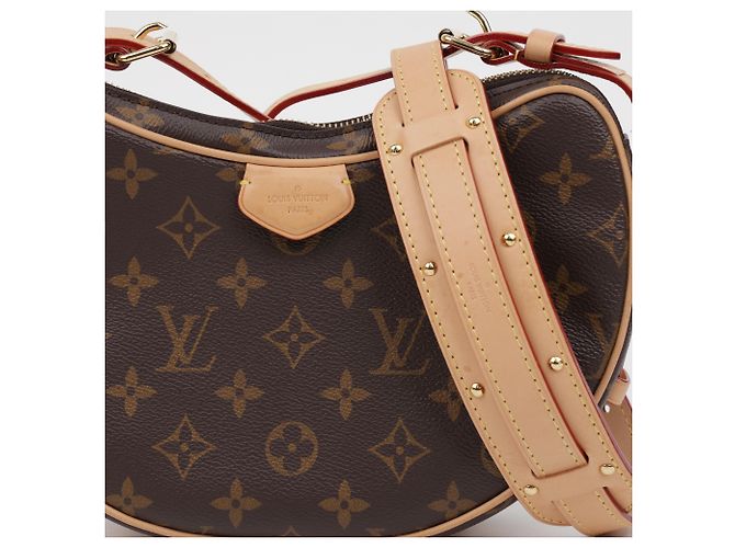 Louis Vuitton Croissant MM Shoulder Bag Monogram - view 3