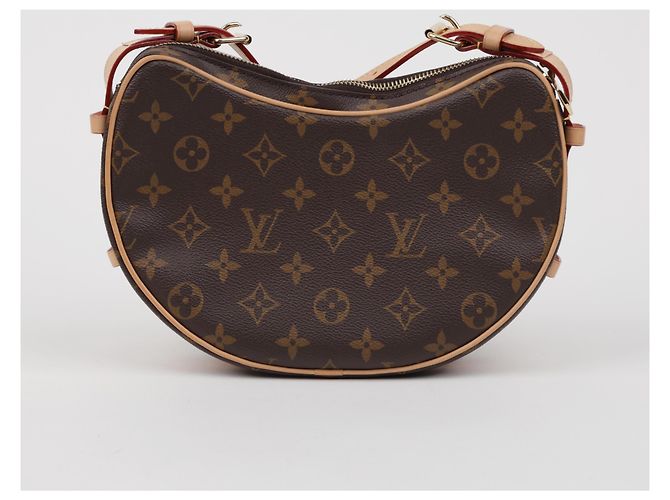 Louis Vuitton Croissant MM Shoulder Bag Monogram - view 4