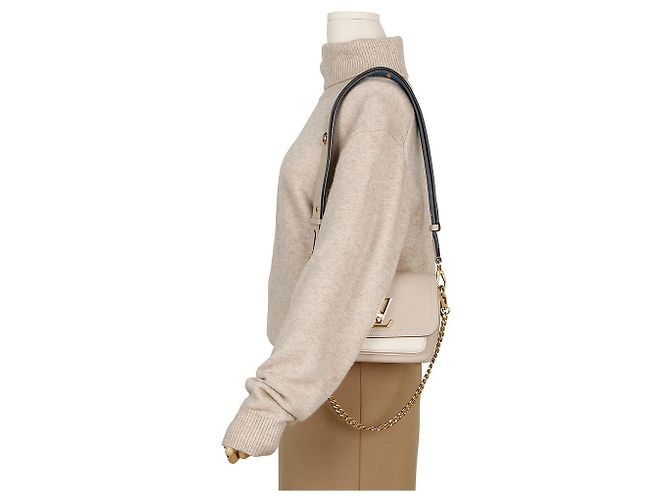 Louis Vuitton Borsa a tracolla Lock Me Tender - vista 11