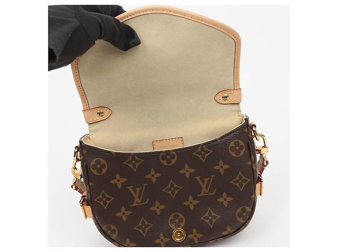Louis Vuitton Borsa a spalla Tote Souvenir in Monogram Canvas - vista 8